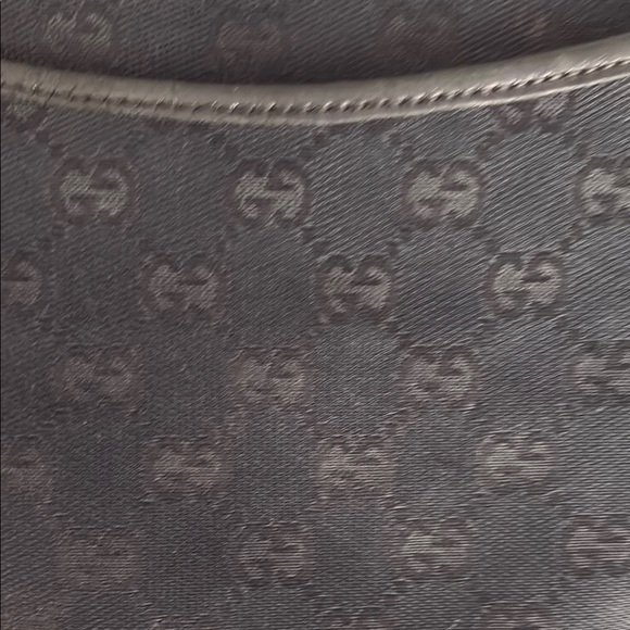 Gucci Black Crossbody Bag with Adjustable Strap - Picture 12 of 12